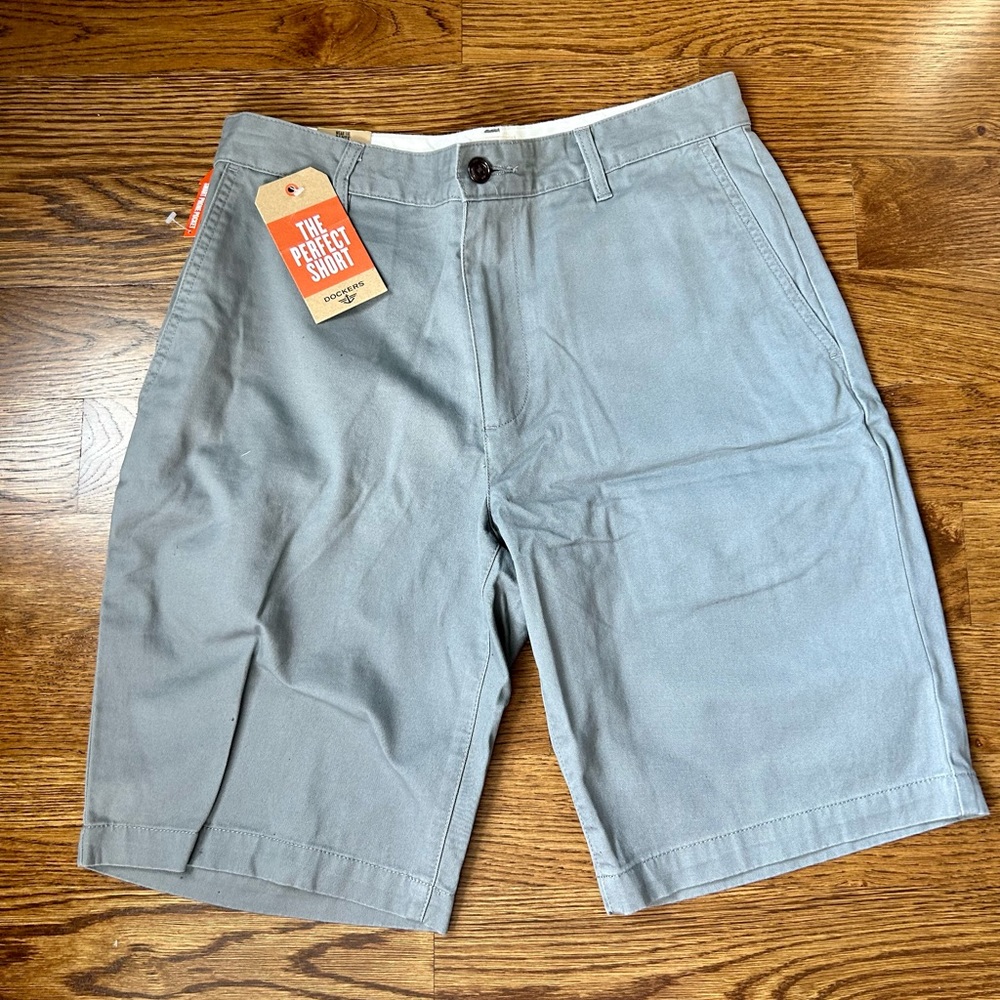 Docker Perfect Shorts w/ smartphone pocket